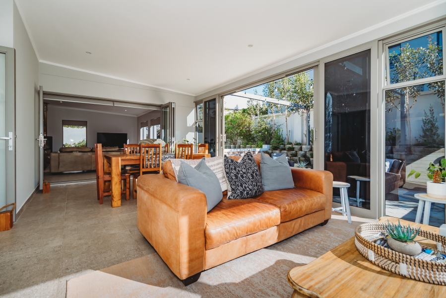 4 Bedroom Property for Sale in Kingswood Golf Estate Western Cape
